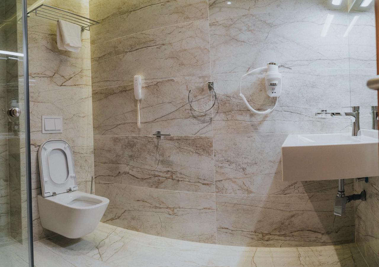 Hotel President Băile Felix エクステリア 写真