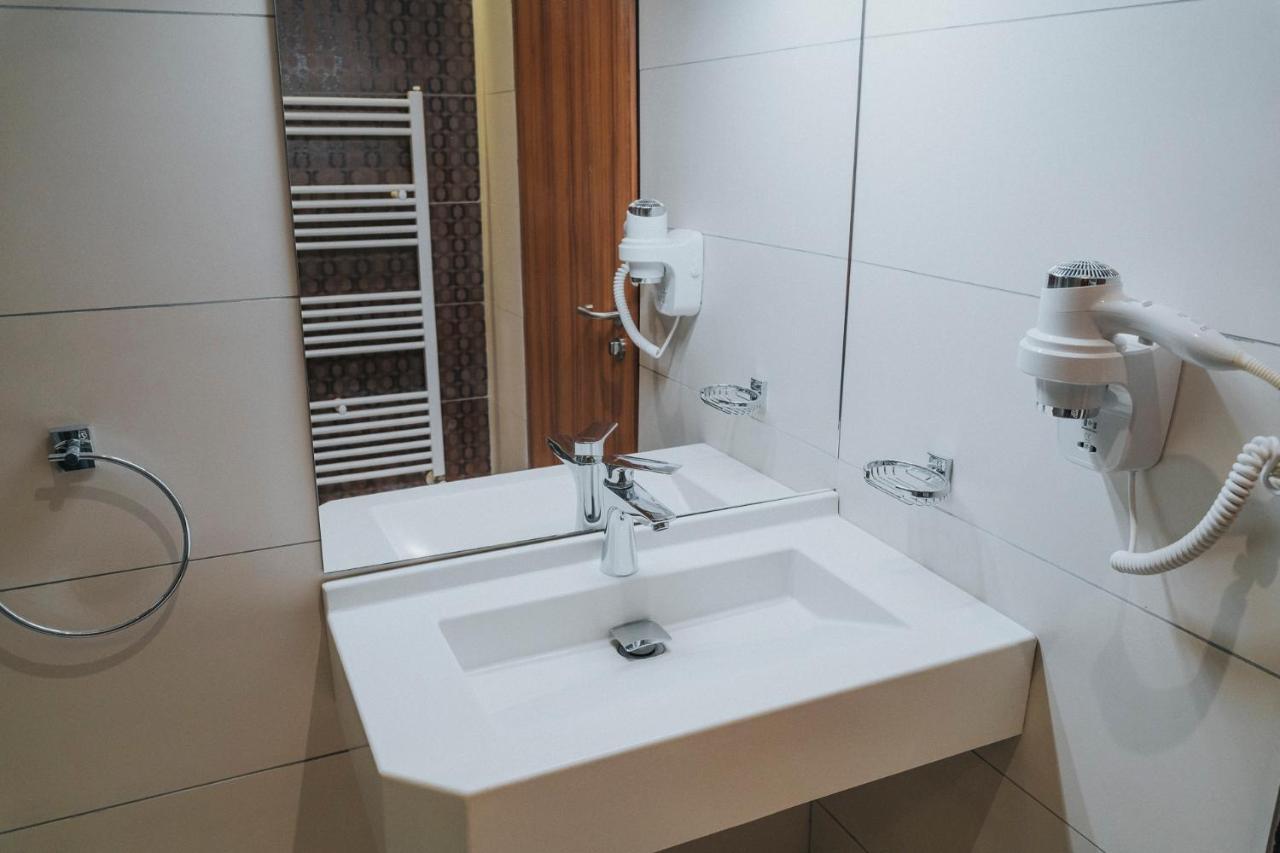 Hotel President Băile Felix エクステリア 写真