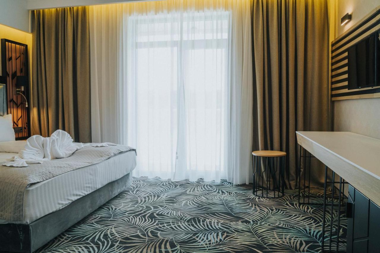 Hotel President Băile Felix エクステリア 写真