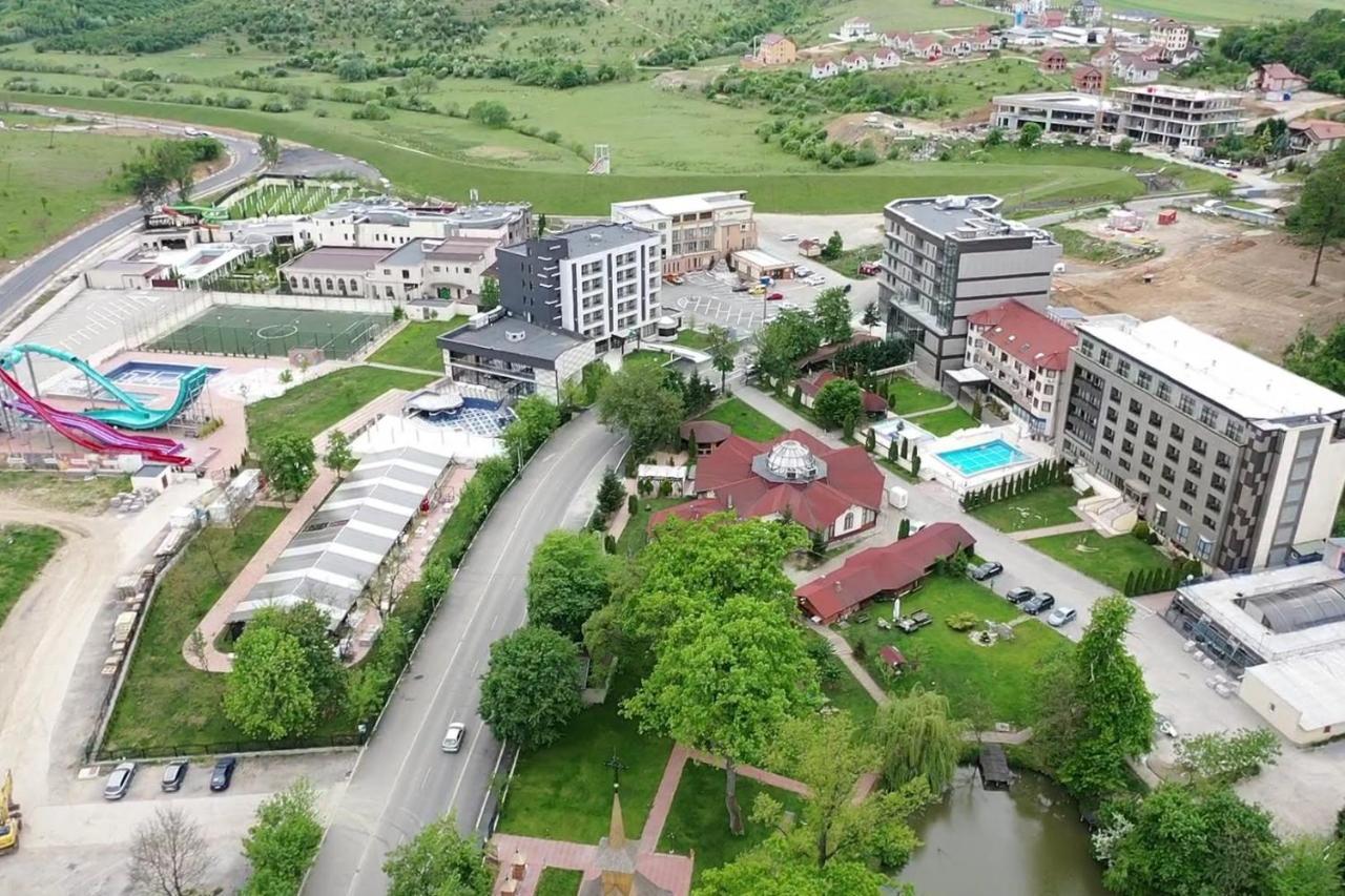 Hotel President Băile Felix エクステリア 写真
