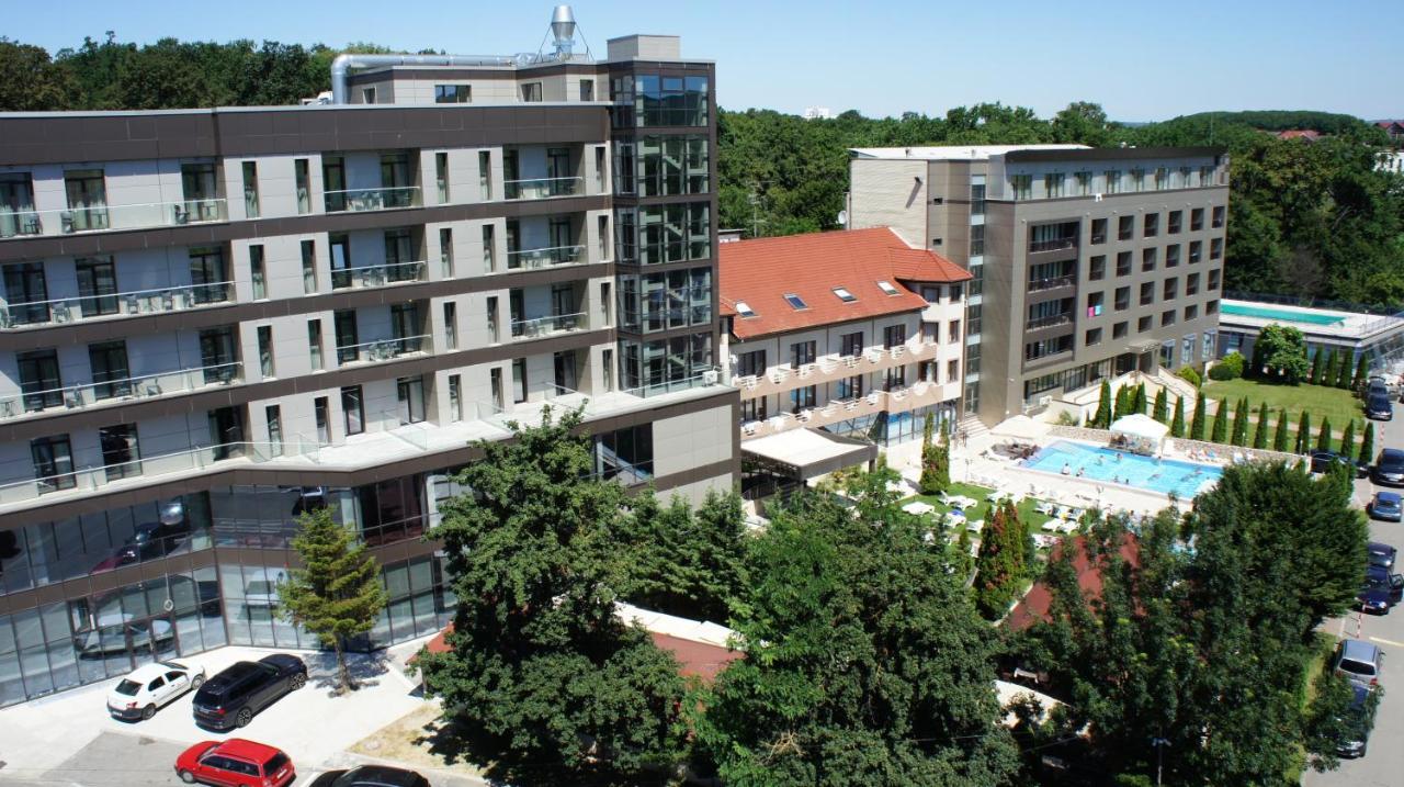 Hotel President Băile Felix エクステリア 写真